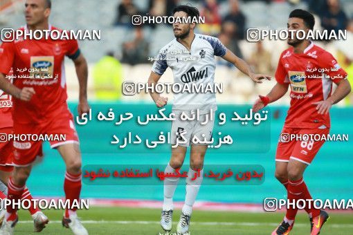 1315153, Tehran, Iran, لیگ برتر فوتبال ایران، Persian Gulf Cup، Week 9، First Leg، Persepolis 2 v 1 Paykan on 2018/11/19 at Azadi Stadium
