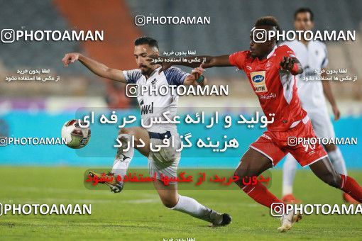1315443, Tehran, Iran, لیگ برتر فوتبال ایران، Persian Gulf Cup، Week 9، First Leg، Persepolis 2 v 1 Paykan on 2018/11/19 at Azadi Stadium