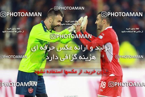 1315495, Tehran, Iran, لیگ برتر فوتبال ایران، Persian Gulf Cup، Week 9، First Leg، Persepolis 2 v 1 Paykan on 2018/11/19 at Azadi Stadium