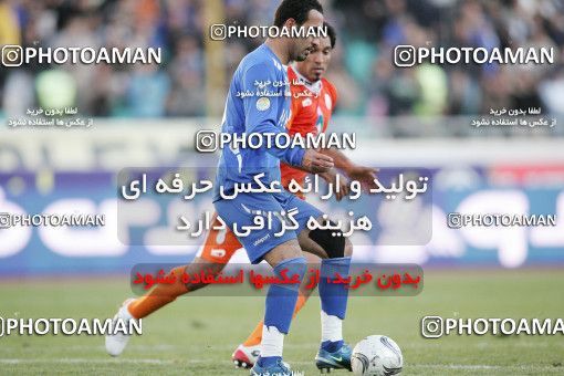 1317105, Tehran, Iran, لیگ برتر فوتبال ایران، Persian Gulf Cup، Week 21، Second Leg، Esteghlal 2 v 1 Mes Kerman on 2009/01/03 at Azadi Stadium