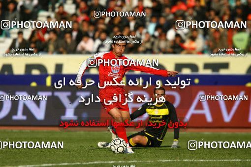 1318808, Tehran, , لیگ برتر فوتبال ایران، Persian Gulf Cup، Week 22، Second Leg، Persepolis 1 v 0 Foulad Khouzestan on 2009/01/16 at Azadi Stadium