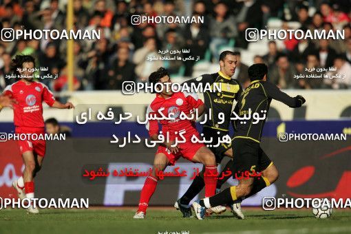 1317486, Tehran, , لیگ برتر فوتبال ایران، Persian Gulf Cup، Week 22، Second Leg، Persepolis 1 v 0 Foulad Khouzestan on 2009/01/16 at Azadi Stadium
