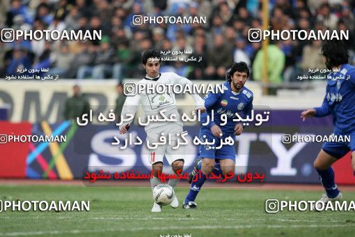1318463, Tehran, Iran, لیگ برتر فوتبال ایران، Persian Gulf Cup، Week 23، Second Leg، Esteghlal 2 v 1 Saba Qom on 2009/01/23 at Azadi Stadium