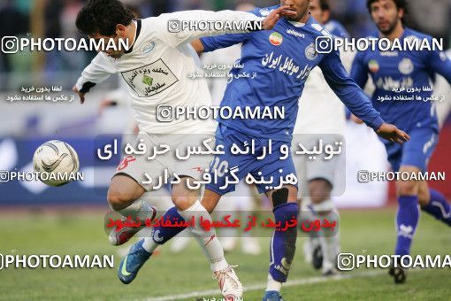 1318381, Tehran, Iran, لیگ برتر فوتبال ایران، Persian Gulf Cup، Week 23، Second Leg، Esteghlal 2 v 1 Saba Qom on 2009/01/23 at Azadi Stadium
