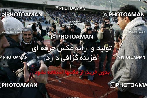 1316228, Tehran, Iran, لیگ برتر فوتبال ایران، Persian Gulf Cup، Week 23، Second Leg، Esteghlal 2 v 1 Saba Qom on 2009/01/23 at Azadi Stadium