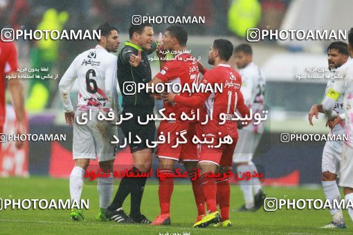 1321102, Tehran, , لیگ برتر فوتبال ایران، Persian Gulf Cup، Week 13، First Leg، Persepolis 0 v 0 Tractor Sazi on 2018/11/25 at Azadi Stadium