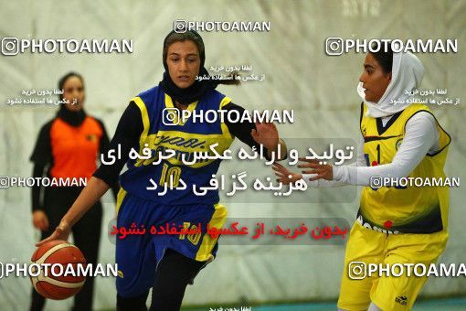 1324419, لیگ برتر بسکتبال زنان ایران، فصل 98-97، فصل 98-97، ، هفته چهارم، ایران، اصفهان، خانه بسکتبال اصفهان،  ۷۰ -  ۶۳