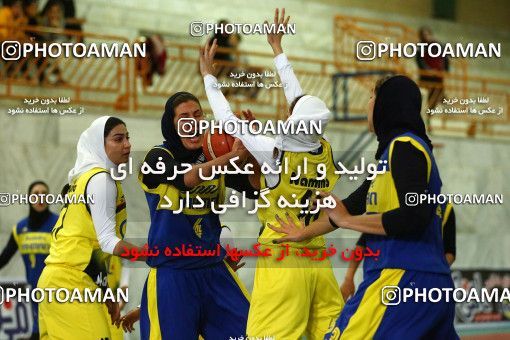 1324431, لیگ برتر بسکتبال زنان ایران، فصل 98-97، فصل 98-97، ، هفته چهارم، ایران، اصفهان، خانه بسکتبال اصفهان،  ۷۰ -  ۶۳
