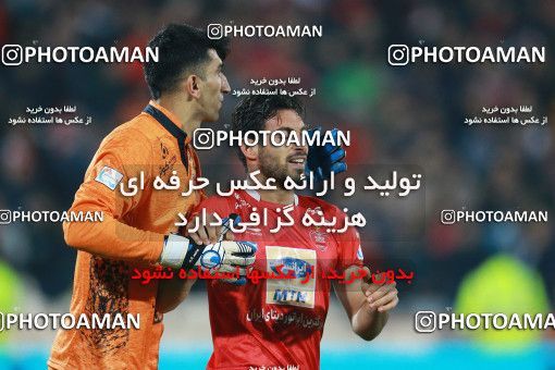 1330807, Tehran, Iran, لیگ برتر فوتبال ایران، Persian Gulf Cup، Week 11، First Leg، Persepolis 1 v 0 Zob Ahan Esfahan on 2018/12/04 at Azadi Stadium