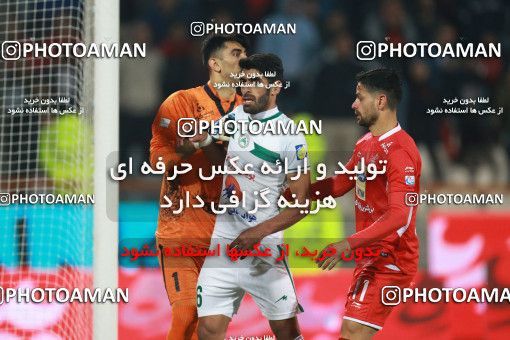 1331255, Tehran, Iran, لیگ برتر فوتبال ایران، Persian Gulf Cup، Week 11، First Leg، Persepolis 1 v 0 Zob Ahan Esfahan on 2018/12/04 at Azadi Stadium