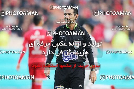 1409157, Tehran, Iran, لیگ برتر فوتبال ایران، Persian Gulf Cup، Week 11، First Leg، Persepolis 1 v 0 Zob Ahan Esfahan on 2018/12/04 at Azadi Stadium