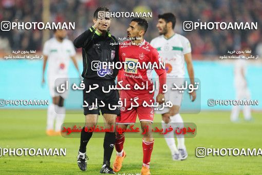 1409216, Tehran, Iran, لیگ برتر فوتبال ایران، Persian Gulf Cup، Week 11، First Leg، Persepolis 1 v 0 Zob Ahan Esfahan on 2018/12/04 at Azadi Stadium