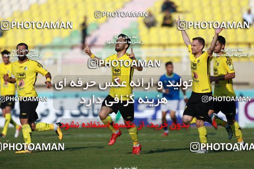 1348754, Ahvaz, , لیگ برتر فوتبال ایران، Persian Gulf Cup، Week 15، First Leg، Esteghlal Khouzestan 1 v 1 Sepahan on 2018/12/15 at Ahvaz Ghadir Stadium