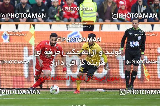 1694558, Tehran, , لیگ برتر فوتبال ایران، Persian Gulf Cup، Week 15، First Leg، Persepolis 3 v 1 Pars Jonoubi Jam on 2018/12/14 at Azadi Stadium
