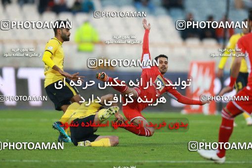 1349089, Tehran, , لیگ برتر فوتبال ایران، Persian Gulf Cup، Week 15، First Leg، Persepolis 3 v 1 Pars Jonoubi Jam on 2018/12/14 at Azadi Stadium