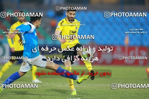 1373168, Tehran,Shahr Qods, , لیگ برتر فوتبال ایران، Persian Gulf Cup، Week 17، Second Leg، Paykan 0 v 1 Sepahan on 2019/02/15 at Shahr-e Qods Stadium