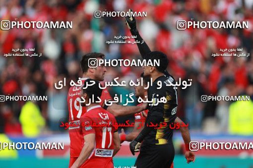 1394698, Tehran, , لیگ برتر فوتبال ایران، Persian Gulf Cup، Week 23، Second Leg، Persepolis 1 v 0 Esteghlal on 2019/03/30 at Azadi Stadium