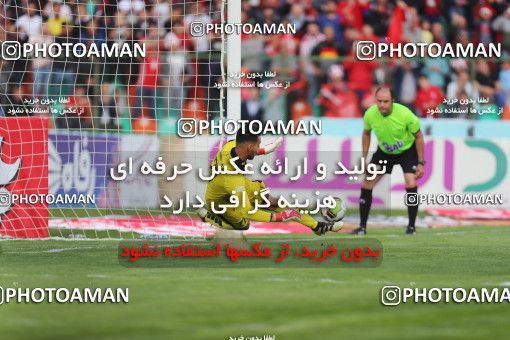 1443803, Tehran,Shahr Qods, , لیگ برتر فوتبال ایران، Persian Gulf Cup، Week 24، Second Leg، Paykan 0 v 2 Persepolis on 2019/04/04 at Shahr-e Qods Stadium