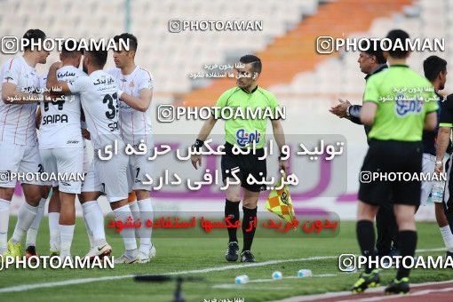 1407518, Tehran, , لیگ برتر فوتبال ایران، Persian Gulf Cup، Week 25، Second Leg، Persepolis 3 v 2 Saipa on 2019/04/13 at Azadi Stadium