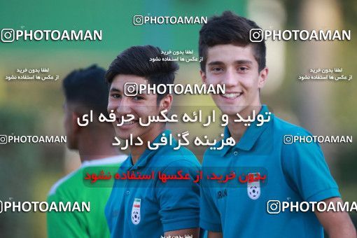 1417635, عکس های پرتره تیم ملی فوتبال نوجوانان ایران، 1398/04/22، ، تهران، ورزشگاه کارگران