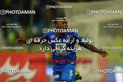 1441797, لیگ برتر فوتبال ایران، Persian Gulf Cup، Week 25، Second Leg، 2019/04/12، Isfahan، Naghsh-e Jahan Stadium، Sepahan 0 - ۱ Esteghlal