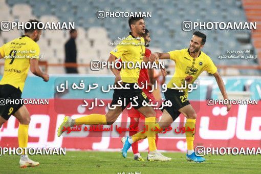 1471985, Tehran, Iran, Iran Football Pro League، Persian Gulf Cup، Week 5، First Leg، Persepolis 0 v 2 Sepahan on 2019/09/26 at Azadi Stadium