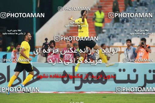 1471990, Tehran, Iran, Iran Football Pro League، Persian Gulf Cup، Week 5، First Leg، Persepolis 0 v 2 Sepahan on 2019/09/26 at Azadi Stadium