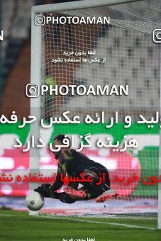1481846, Tehran, , Iran Football Pro League، Persian Gulf Cup، Week 11، First Leg، Persepolis 0 v 1 Naft M Soleyman on 2019/11/22 at Azadi Stadium
