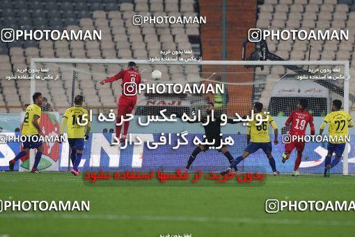 1613395, Tehran, , Iran Football Pro League، Persian Gulf Cup، Week 11، First Leg، Persepolis 0 v 1 Naft M Soleyman on 2019/11/22 at Azadi Stadium