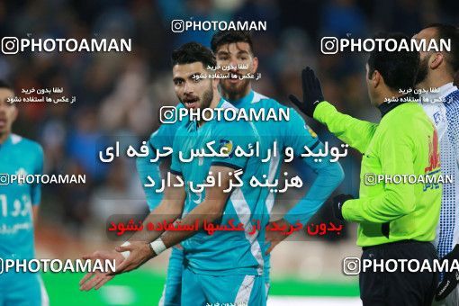 1493062, Tehran, , Iran Football Pro League، Persian Gulf Cup، Week 14، First Leg، Paykan 2 v 2 Esteghlal on 2019/12/09 at Azadi Stadium