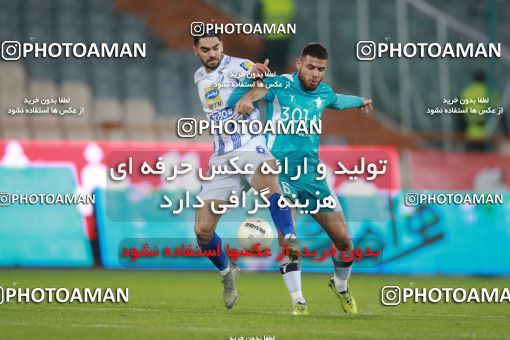 1493053, Tehran, , Iran Football Pro League، Persian Gulf Cup، Week 14، First Leg، Paykan 2 v 2 Esteghlal on 2019/12/09 at Azadi Stadium