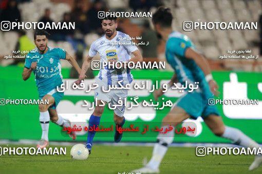 1493059, Tehran, , Iran Football Pro League، Persian Gulf Cup، Week 14، First Leg، Paykan 2 v 2 Esteghlal on 2019/12/09 at Azadi Stadium