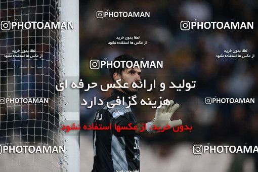 1493079, Tehran, , Iran Football Pro League، Persian Gulf Cup، Week 14، First Leg، Paykan 2 v 2 Esteghlal on 2019/12/09 at Azadi Stadium