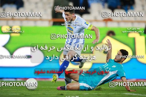 1493119, Tehran, , Iran Football Pro League، Persian Gulf Cup، Week 14، First Leg، Paykan 2 v 2 Esteghlal on 2019/12/09 at Azadi Stadium