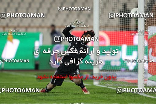 1696612, Tehran, , Iran Football Pro League، Persian Gulf Cup، Week 14، First Leg، Paykan 2 v 2 Esteghlal on 2019/12/09 at Azadi Stadium