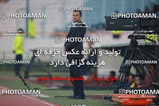 1503642, Tehran, , Iran Football Pro League، Persian Gulf Cup، Week 12، First Leg، Persepolis 1 v 0 Nassaji Qaemshahr on 2019/12/27 at Azadi Stadium