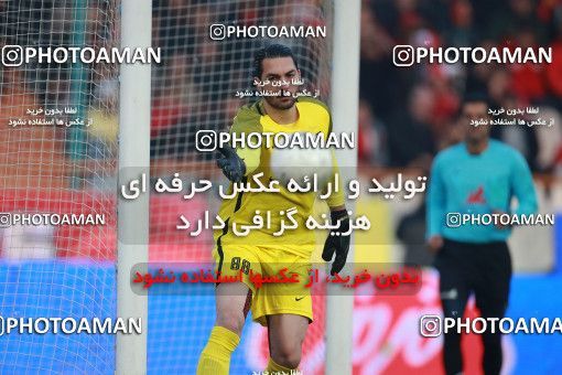 1503547, Tehran, , Iran Football Pro League، Persian Gulf Cup، Week 12، First Leg، Persepolis 1 v 0 Nassaji Qaemshahr on 2019/12/27 at Azadi Stadium