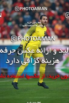 1503655, Tehran, , Iran Football Pro League، Persian Gulf Cup، Week 12، First Leg، Persepolis 1 v 0 Nassaji Qaemshahr on 2019/12/27 at Azadi Stadium
