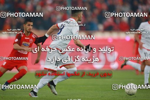 1503580, Tehran, , Iran Football Pro League، Persian Gulf Cup، Week 12، First Leg، Persepolis 1 v 0 Nassaji Qaemshahr on 2019/12/27 at Azadi Stadium