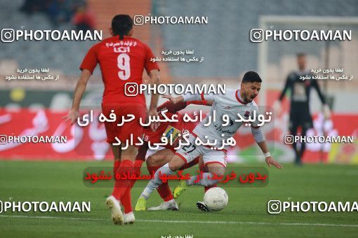 1503546, Tehran, , Iran Football Pro League، Persian Gulf Cup، Week 12، First Leg، Persepolis 1 v 0 Nassaji Qaemshahr on 2019/12/27 at Azadi Stadium