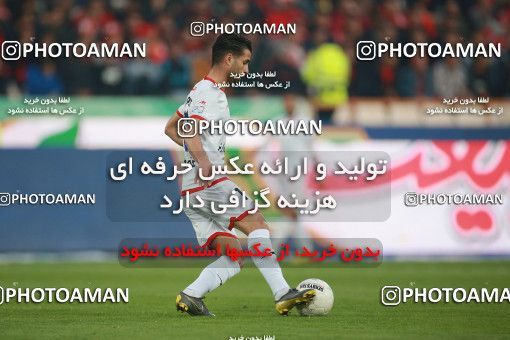 1503639, Tehran, , Iran Football Pro League، Persian Gulf Cup، Week 12، First Leg، Persepolis 1 v 0 Nassaji Qaemshahr on 2019/12/27 at Azadi Stadium