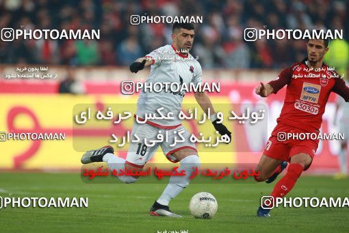 1503591, Tehran, , Iran Football Pro League، Persian Gulf Cup، Week 12، First Leg، Persepolis 1 v 0 Nassaji Qaemshahr on 2019/12/27 at Azadi Stadium