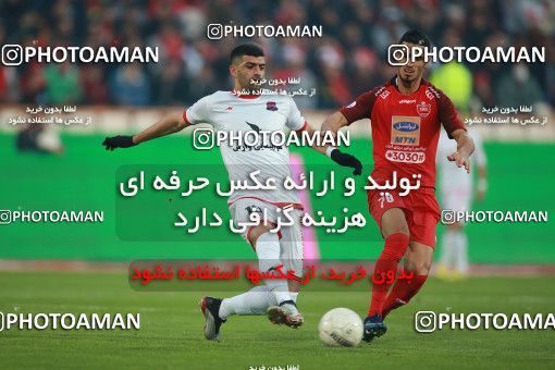 1503652, Tehran, , Iran Football Pro League، Persian Gulf Cup، Week 12، First Leg، Persepolis 1 v 0 Nassaji Qaemshahr on 2019/12/27 at Azadi Stadium