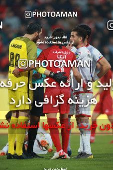1503569, Tehran, , Iran Football Pro League، Persian Gulf Cup، Week 12، First Leg، Persepolis 1 v 0 Nassaji Qaemshahr on 2019/12/27 at Azadi Stadium