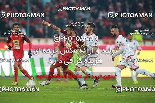 1503680, Tehran, , Iran Football Pro League، Persian Gulf Cup، Week 12، First Leg، Persepolis 1 v 0 Nassaji Qaemshahr on 2019/12/27 at Azadi Stadium