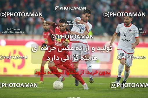 1503794, Tehran, , Iran Football Pro League، Persian Gulf Cup، Week 12، First Leg، Persepolis 1 v 0 Nassaji Qaemshahr on 2019/12/27 at Azadi Stadium
