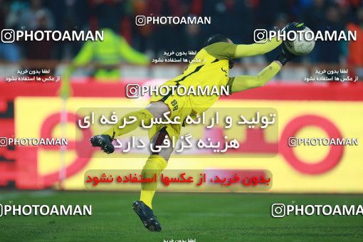 1503736, Tehran, , Iran Football Pro League، Persian Gulf Cup، Week 12، First Leg، Persepolis 1 v 0 Nassaji Qaemshahr on 2019/12/27 at Azadi Stadium