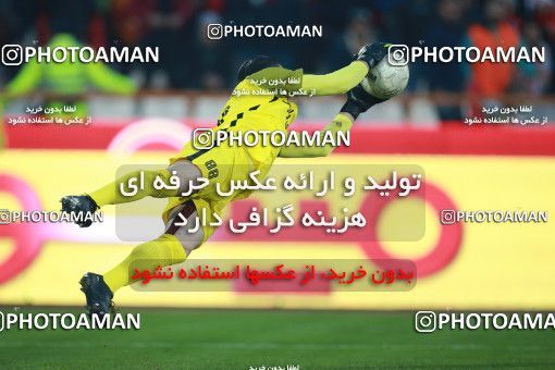 1503721, Tehran, , Iran Football Pro League، Persian Gulf Cup، Week 12، First Leg، Persepolis 1 v 0 Nassaji Qaemshahr on 2019/12/27 at Azadi Stadium