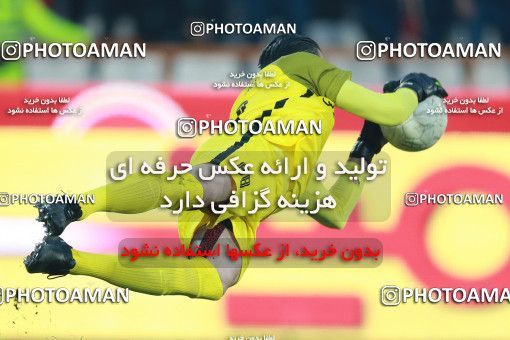 1503731, Tehran, , Iran Football Pro League، Persian Gulf Cup، Week 12، First Leg، Persepolis 1 v 0 Nassaji Qaemshahr on 2019/12/27 at Azadi Stadium