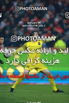 1503713, Tehran, , Iran Football Pro League، Persian Gulf Cup، Week 12، First Leg، Persepolis 1 v 0 Nassaji Qaemshahr on 2019/12/27 at Azadi Stadium
